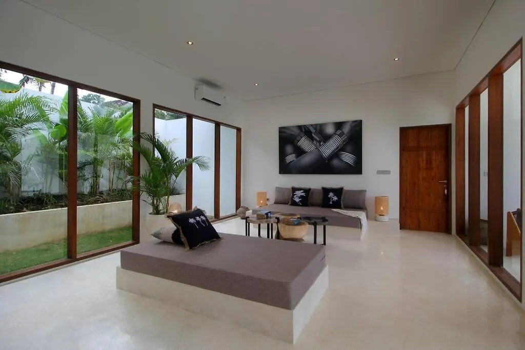 Modern And Stylish 3 Bedroom Villa أوبود