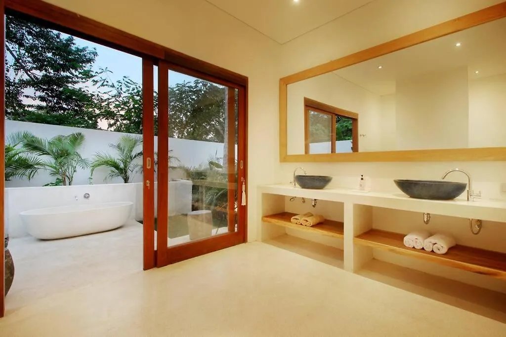 Modern And Stylish 3 Bedroom Villa أوبود