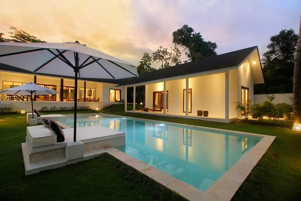 Modern And Stylish 3 Bedroom Villa أوبود