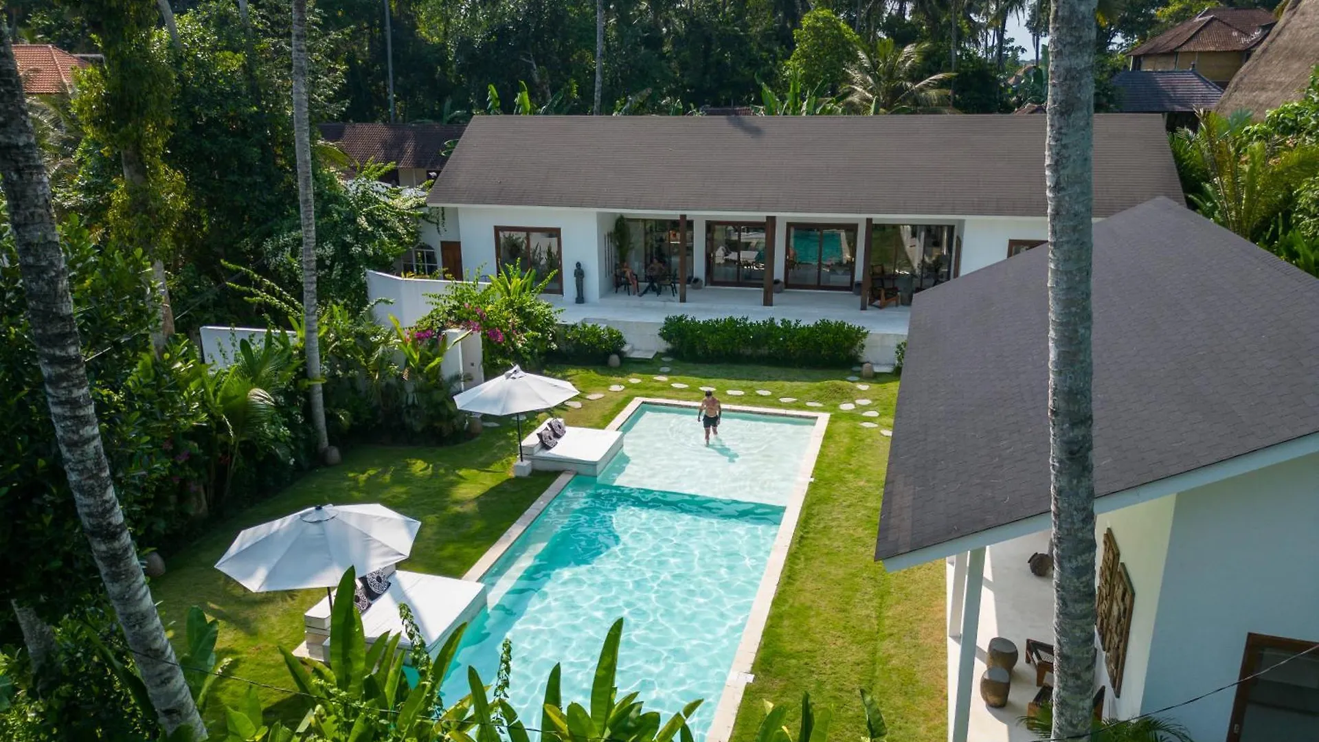 Modern And Stylish 3 Bedroom Villa أوبود